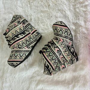 Shi by Journeys Women's Canvas Lace Up Wedge Bootie Black Multicolor Size 8.5